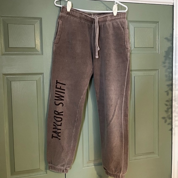 Taylor Swift Urban Outfitters Sweatpants - Picture 1 of 3